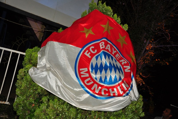 Champions League Semi Finals at Shtrumpf